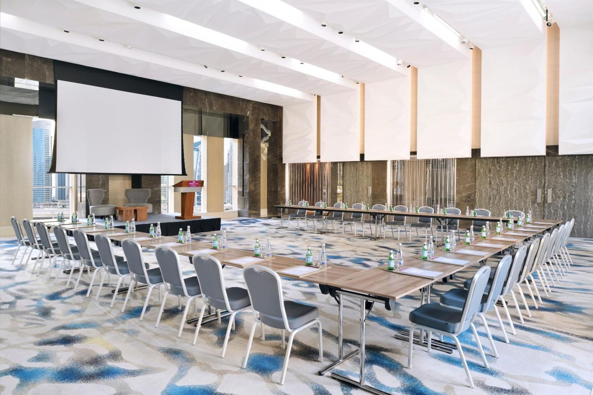 คราวน์ พลาซา ดูไบ มารีนา Hotel ภายนอก รูปภาพ Meeting room